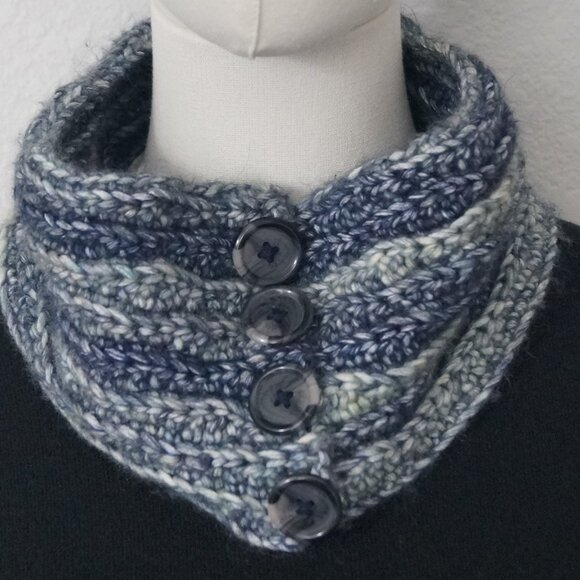 Icy Cool Blues Hat, Neck Warmer & Fingerless Hand Warmers w/Removable Fur Pom - Picture 5 of 5